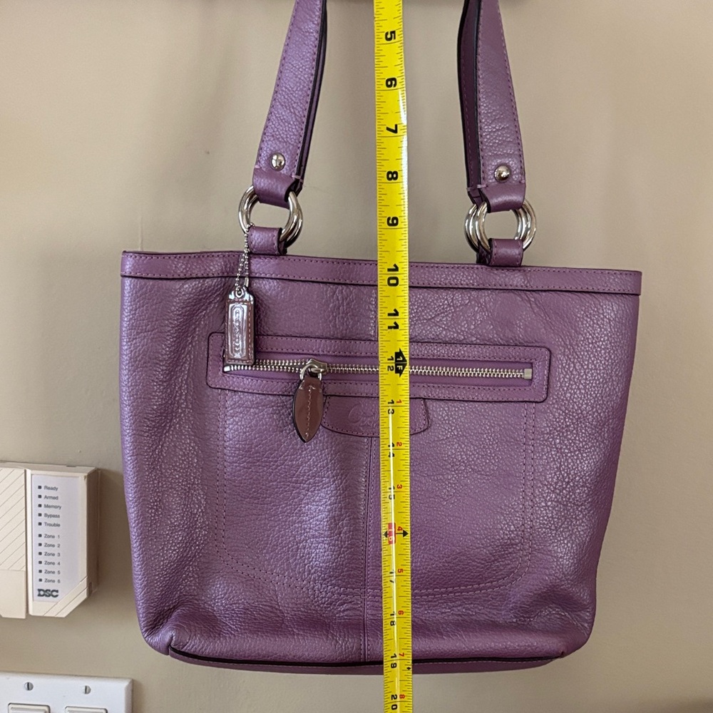 COACH Penelope Lavender Leather Tote Handbag. - Picture 6 of 12